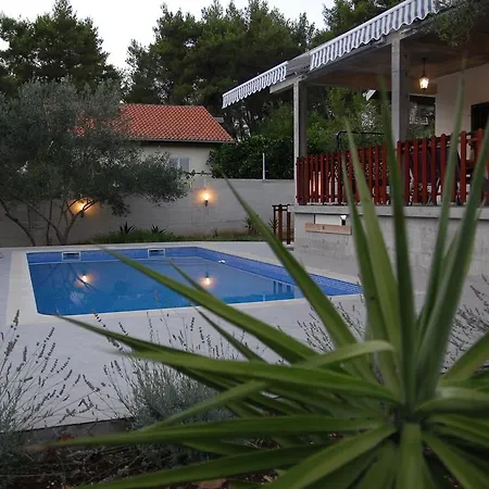 別荘 Holiday Home Vela Luka ヴェラ・ルカ