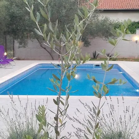 別荘 Holiday Home Vela Luka *